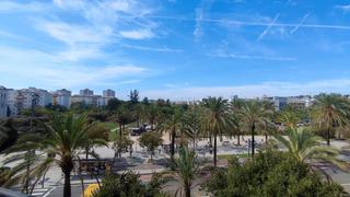 Flat  Carrer pau casals. Apartamento con terraza y jardines comunitarios, sitges centro