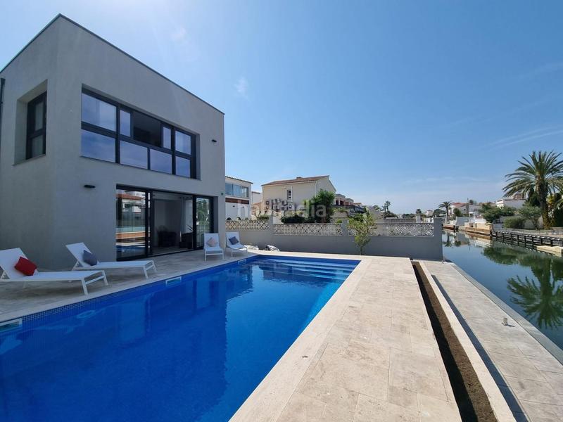 Foto b614274e-e66e-45af-8959-66091cd880b2. Haus in Cap Ras - Creus - Falconera Empuriabrava