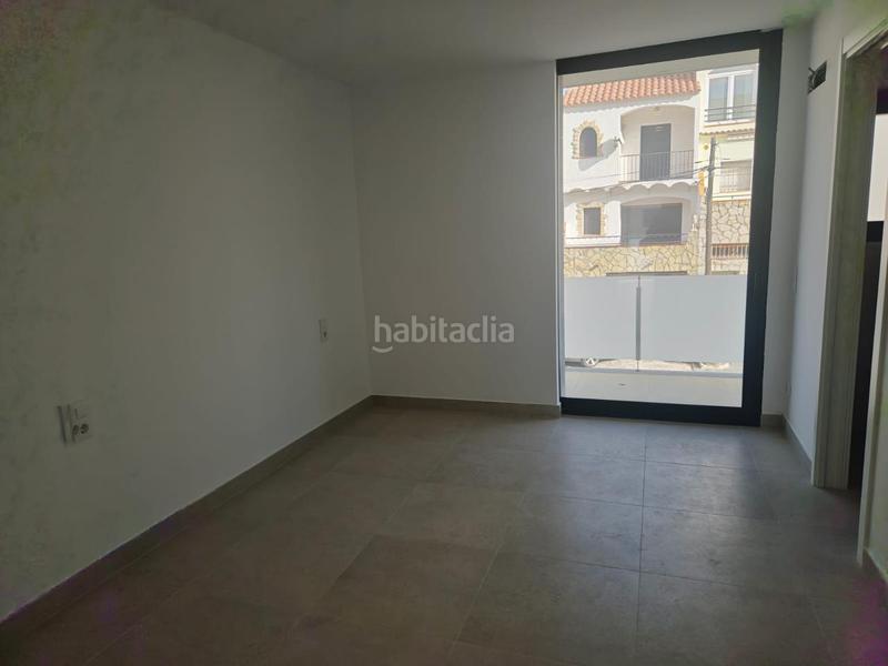 Foto 71ea0206-4d11-43b7-b250-39a8b7c2f946. Haus mit parking in Port Grec - Port Moxó Empuriabrava