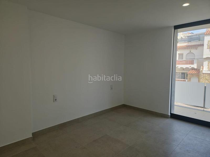 Foto e2672de5-316d-4492-b207-8700e6fef092. Haus mit parking in Port Grec - Port Moxó Empuriabrava