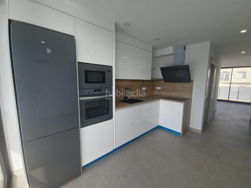 Foto 25e0db97-b6aa-4ab3-b9d3-325d95caa307. Casa con parcheggio in Port Grec - Port Moxó Empuriabrava