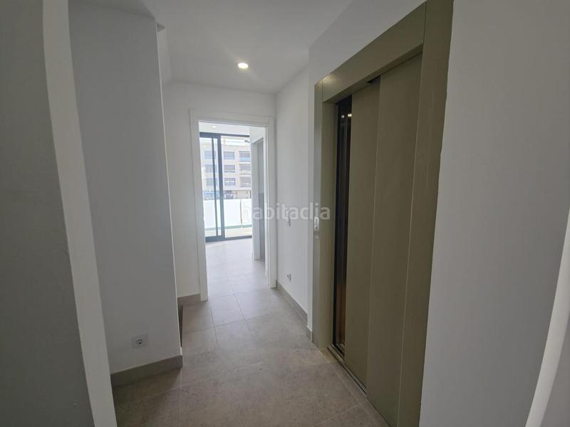 Foto cc659175-fa1f-4fbc-920b-24d666e5c383. Casa con parcheggio in Port Grec - Port Moxó Empuriabrava