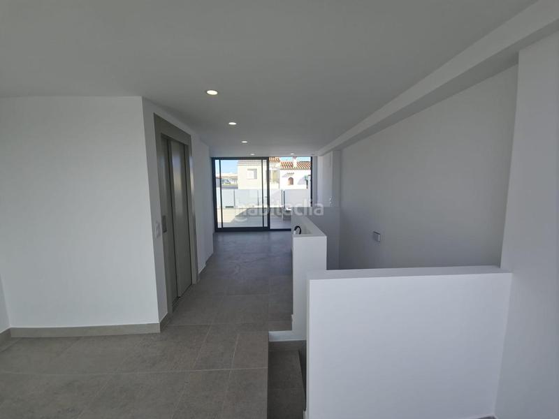 Foto d89e5b18-788e-4fa9-88e9-2bbb1a896880. Casa con parcheggio in Port Grec - Port Moxó Empuriabrava