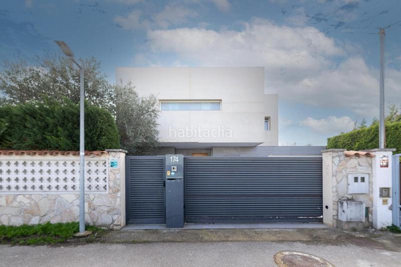 Foto 34fa2753-f275-405b-9d9f-8181bc68b93d. Haus in Requesens Empuriabrava