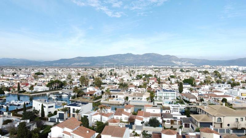 Foto e4c5b9b5-490c-4af5-9851-be6f6853bb55. Haus in Requesens Empuriabrava