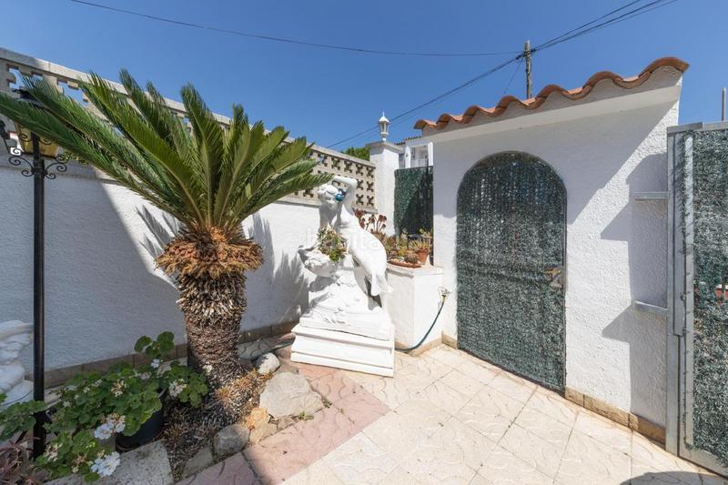 Foto 2a369653-47ad-42cd-9db1-d383de9611ec. Casa con parcheggio piscina in Montgrí Empuriabrava