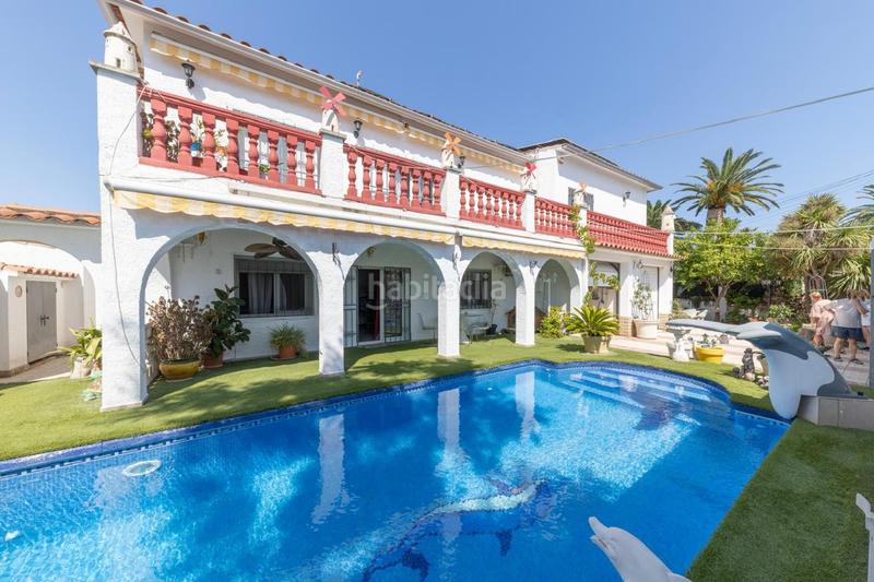 Foto 8354bca7-77fb-473d-afd9-db4c45db9ef5. Casa con parcheggio piscina in Montgrí Empuriabrava