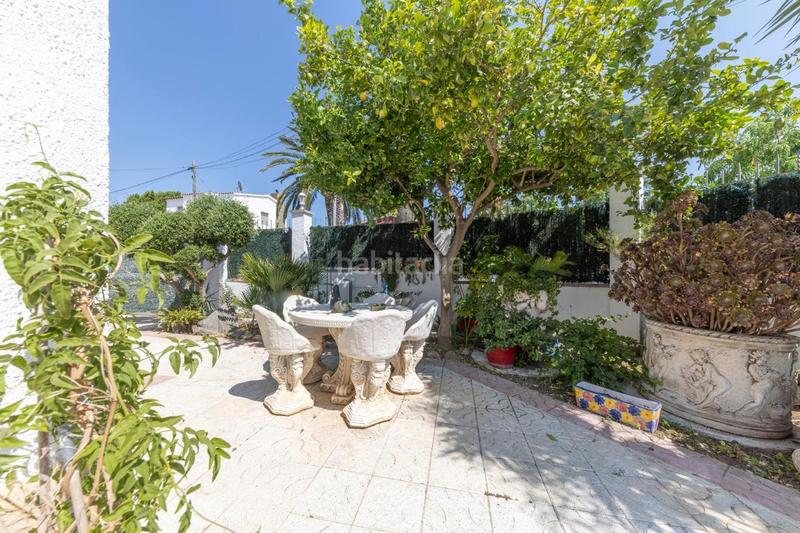 Foto 9a4fc2d6-73dd-4f7e-96ff-e7c30c98a563. Casa con parcheggio piscina in Montgrí Empuriabrava