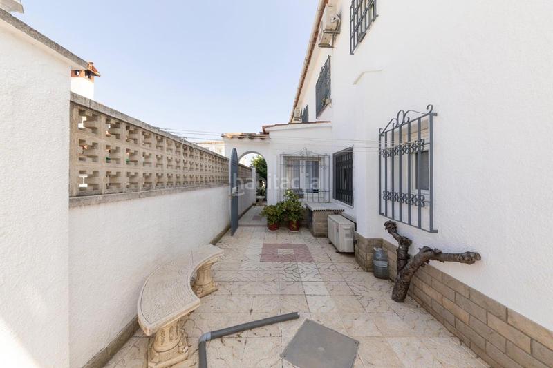 Foto ca46a41c-01c5-431f-89dc-28aa76d03a08. Casa con parcheggio piscina in Montgrí Empuriabrava