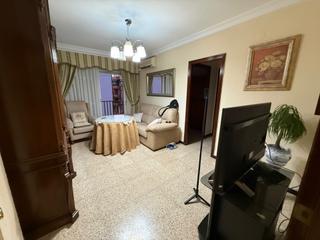 Appartement à Reina Victoria - Matadero. Piso luminoso de 3 habitaciones con terraza en avenida miss whit