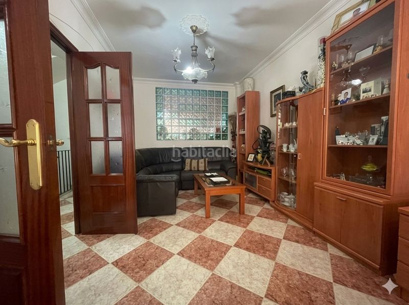 Foto 5f3c8a8c-ae72-4eaa-acb9-be27a539e1a2. Casa adossada amb aparcament a Lepe