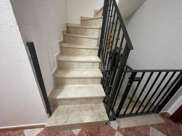 Foto 636500a3-f9f0-4a03-a202-58a557c76636. Casa adossada amb aparcament a Lepe