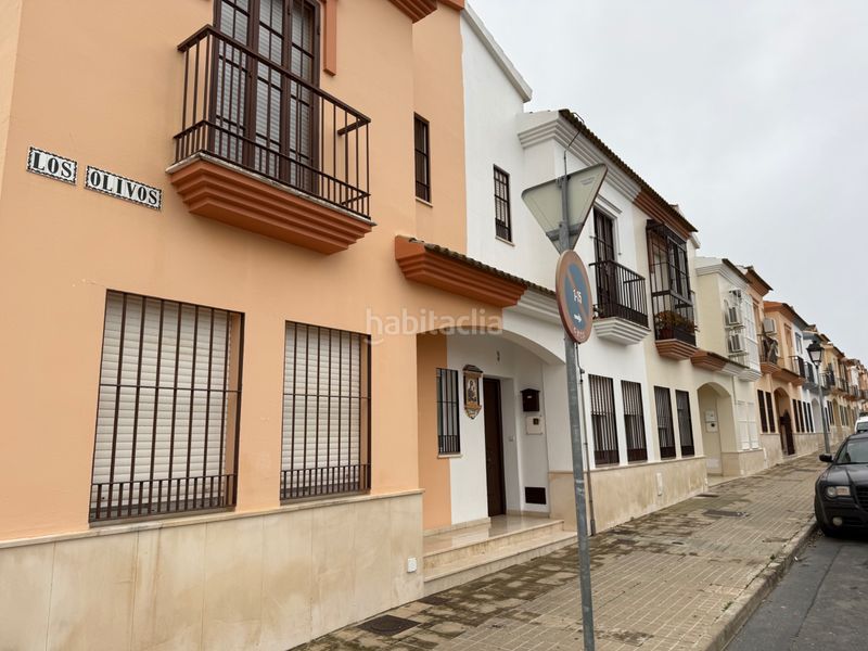 Foto 80bdd6eb-48c3-4b0f-9c55-38796c714265. Casa adossada amb aparcament a Lepe