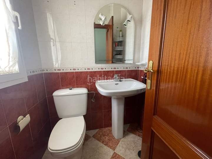 Foto a0c6216c-f95e-449d-88ce-8ad105d8cbcb. Casa adossada amb aparcament a Lepe