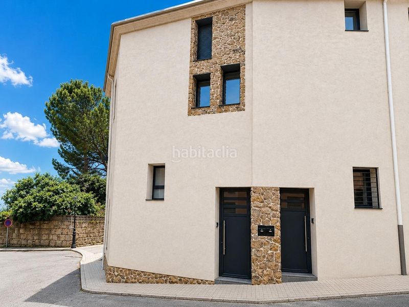 Foto c16e412d-efc7-4d58-8d79-1b6a92631084. Duplex con riscaldamento in Miraflores de la Sierra