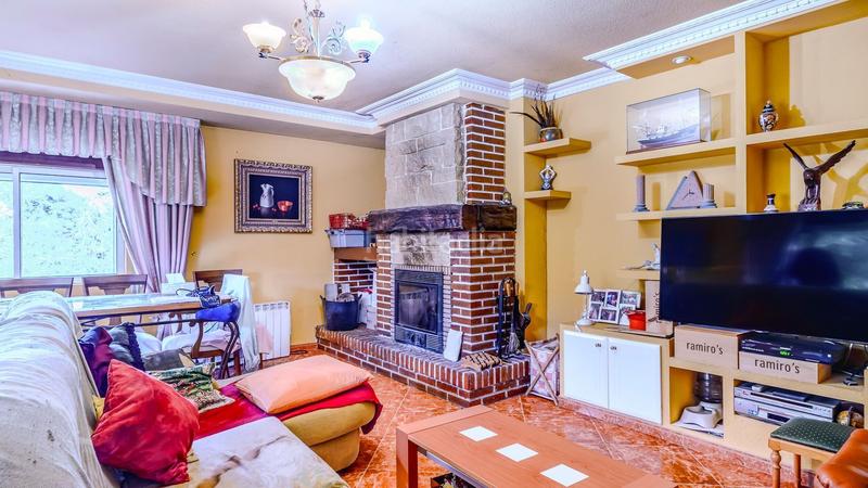 Foto efe2c7c8-4c16-46e4-9d18-0dfc17666cbb. Xalet amb aparcament piscina a Extrarradio Valladolid