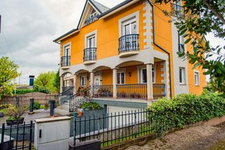 Chalet en Cabo peñas 36. Chalet independiente en ponferrada. 452m2, 5d, 3b, terraza, gara