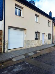Towny house in Calle doce 26. Chalet pareado en castropodame, leon. 186m2, 2 plantas mas buhar