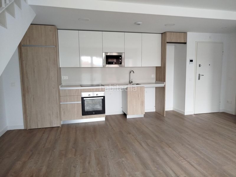 Foto c3352c6d-c9fa-4a0f-890a-7e9c8167eda4. Location duplex avec parking dans Casa Amarilla Galapagar