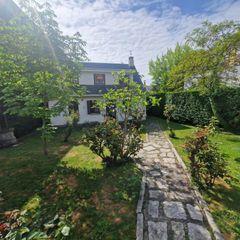 Xalet en Bustarviejo. Precioso chalet con jard�n en el centro hist�rico de bustarviejo