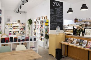 Traspàs Local Comercial  Calle real. Se traspasa cafetería de especialidad y librería en torrelodones