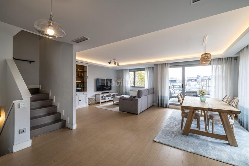 Foto 953676d9-e07e-44e7-adac-eaeb9b6413f7. Casa aparellada amb calefacció aparcament piscina a Boadilla del Monte