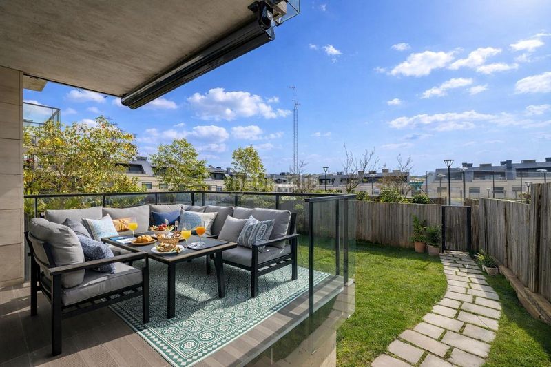 Foto cbaa1103-80ee-4a53-83a2-314080db1e3a. Casa aparellada amb calefacció aparcament piscina a Boadilla del Monte