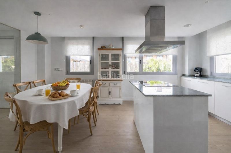 Foto dcc8ee08-82b4-414b-b974-1c08e11f5221. Casa aparellada amb calefacció aparcament piscina a Boadilla del Monte