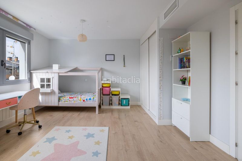 Foto f9cfe555-18aa-48ee-8a98-4f90eb0b2559. Casa aparellada amb calefacció aparcament piscina a Boadilla del Monte