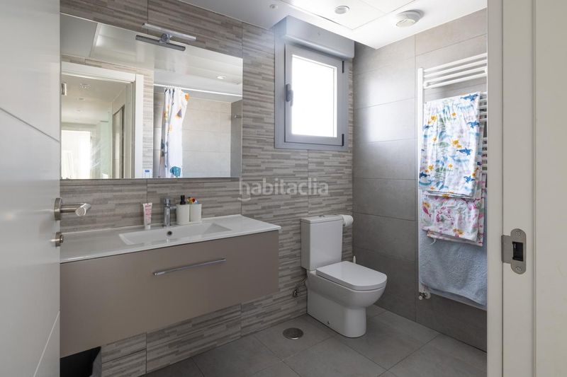 Foto ff6c92b7-3500-41f1-85c4-a2c935689c22. Casa aparellada amb calefacció aparcament piscina a Boadilla del Monte