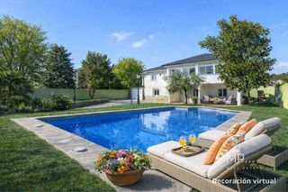 Chalet in El Guijo-Colonia España. Fabulosa vivienda unifamiliar con piscina en colonia españa, gal