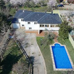 Chalet à El Guijo-Colonia España. Fabulosa vivienda unifamiliar con piscina en colonia españa, gal