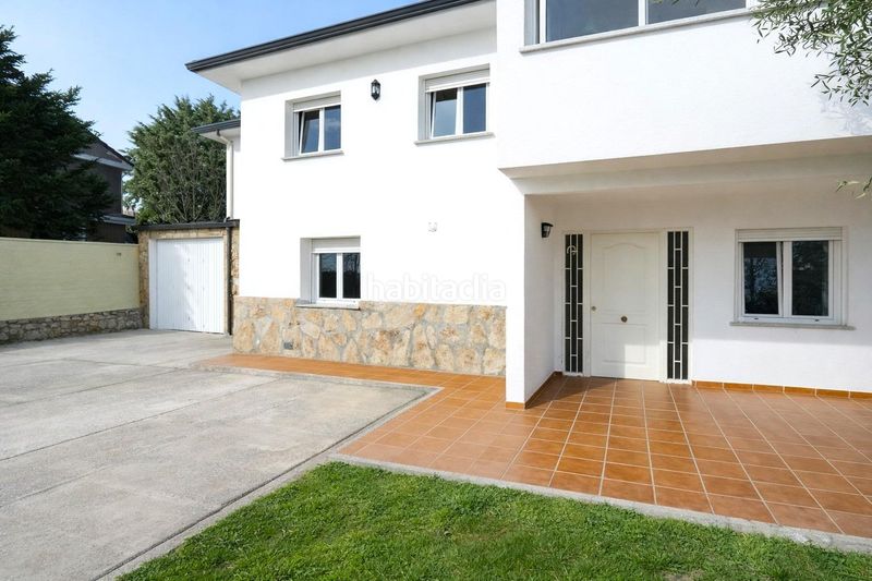 Foto 3dadf337-9e88-444a-b55c-5afd679c9a06. Xalet amb aparcament piscina a El Guijo-Colonia España Galapagar