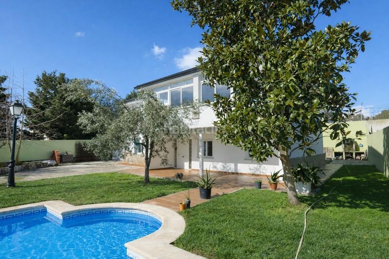 Foto 75e40432-3eeb-4a82-8994-3132d8379d26. Xalet amb aparcament piscina a El Guijo-Colonia España Galapagar