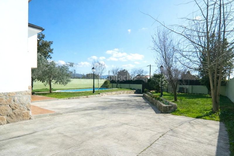 Foto e2fd38eb-5332-4cda-bde6-0d7453096629. Xalet amb aparcament piscina a El Guijo-Colonia España Galapagar