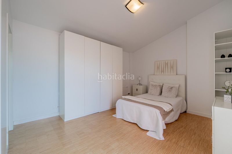 Foto 03d162cc-8225-48ef-8654-7c3b2132f85c. Casa adosada chalet adosado exclusivo con ascensor privado y terrazas llenas de luz en la Colonia, en Torrelodones