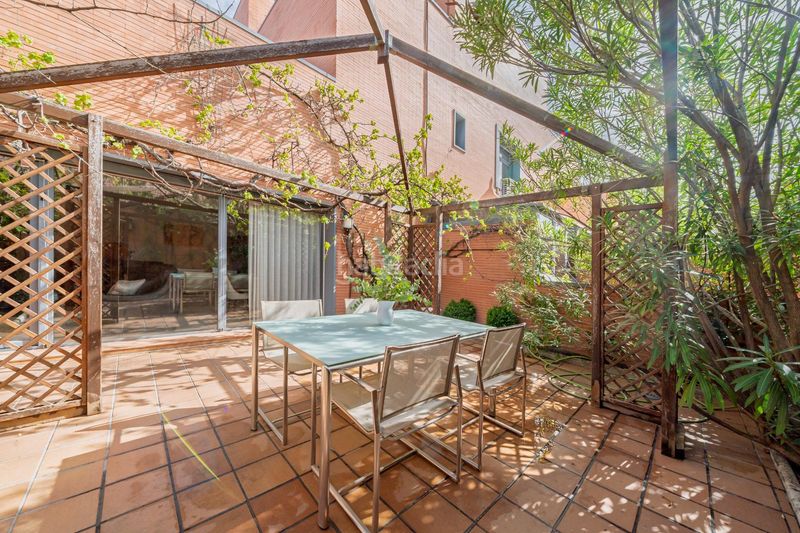 Foto 7497bd67-e8c5-455a-9b92-a73d7ce27f29. Casa adosada chalet adosado exclusivo con ascensor privado y terrazas llenas de luz en la Colonia, en Torrelodones