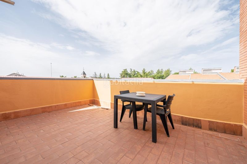 Foto 82e9f927-3517-434a-baa0-6e8a531e834e. Casa adosada chalet adosado exclusivo con ascensor privado y terrazas llenas de luz en la Colonia, en Torrelodones