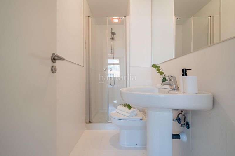 Foto 96b5abbb-a3a0-42dd-b3cd-53c66084a91c. Casa adosada chalet adosado exclusivo con ascensor privado y terrazas llenas de luz en la Colonia, en Torrelodones