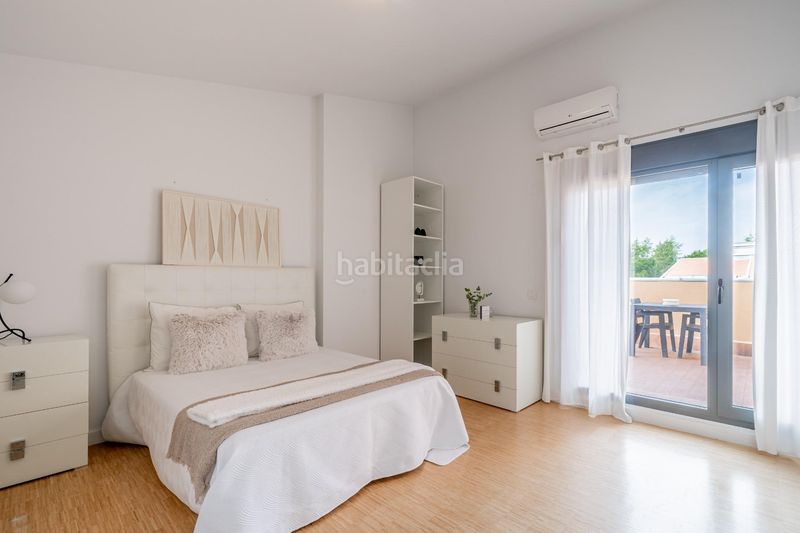 Foto c336c502-89d8-4103-83d6-cf7a1e863c43. Casa adosada chalet adosado exclusivo con ascensor privado y terrazas llenas de luz en la Colonia, en Torrelodones