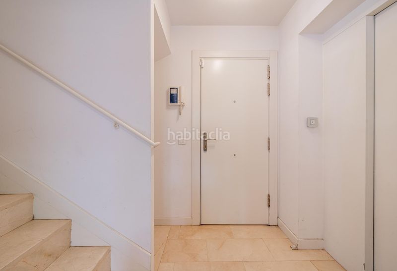 Foto ff42606f-8bc8-44f9-b3ce-43e7c5f7d174. Casa adosada chalet adosado exclusivo con ascensor privado y terrazas llenas de luz en la Colonia, en Torrelodones