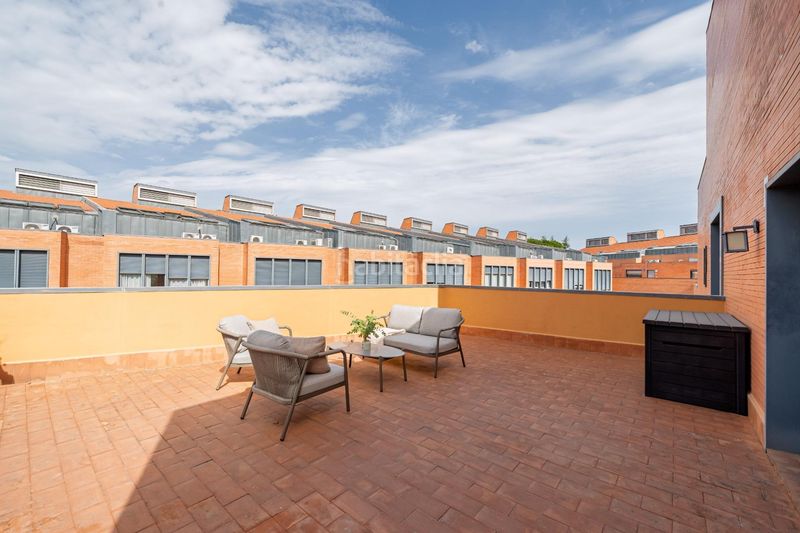 Foto 120dcddf-818d-40e4-904c-5fd4e787614d. Casa adossada amb aparcament piscina a Colonia Torrelodones