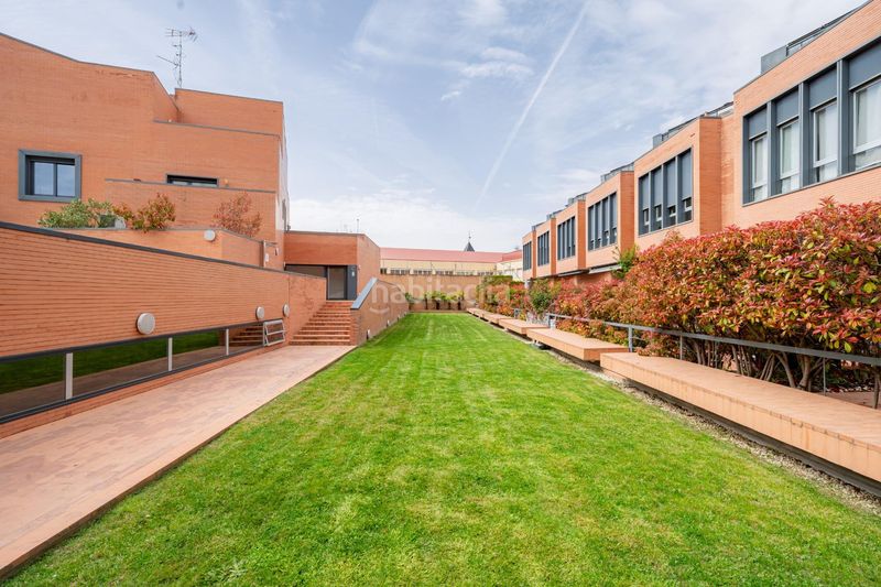 Foto 4c275b8e-b156-4ad7-a6ed-d22a0abb99c4. Casa adossada amb aparcament piscina a Colonia Torrelodones