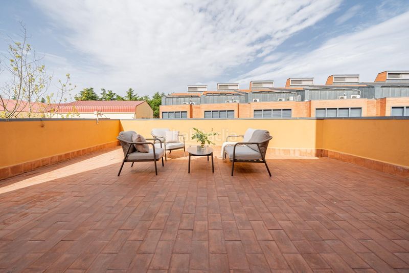 Foto 4e09e776-1054-4272-aa2d-8cafc3c92c9c. Casa adossada amb aparcament piscina a Colonia Torrelodones