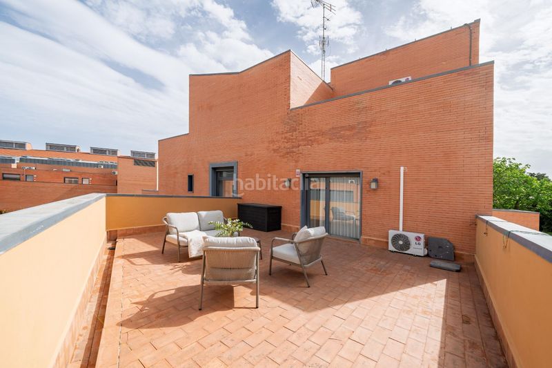 Foto e888753d-fcd7-4f99-bc75-572db2f19241. Casa adossada amb aparcament piscina a Colonia Torrelodones