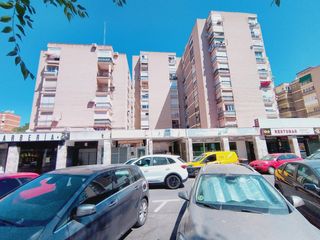 Appartamento in Aluche. Bonito y luminoso piso exterior en distrito latina, junto a metr
