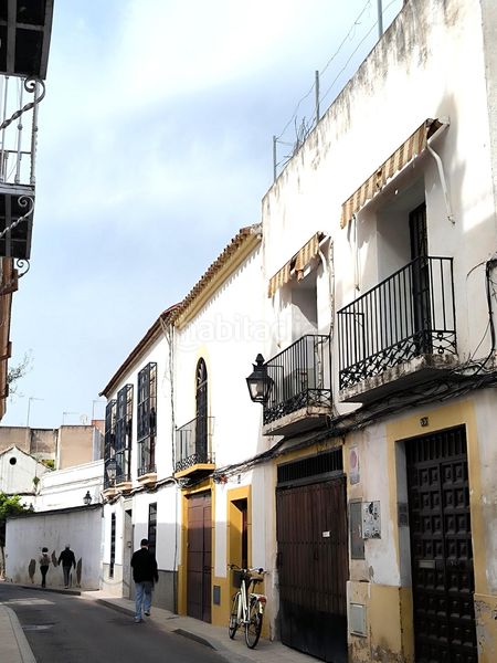 Foto 05577809-154a-413e-bd8b-bfcbd9fc7f4c. Casa amb calefacció aparcament a casco histórico - ribera - san basilio Córdoba