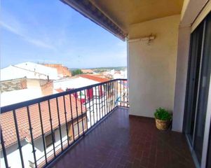 Pis en Meng�bar. Vivienda de 4 dormitorios con terraza en el centro de  meng�bar