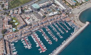 Pis a Puerto Banús. Lote cinco apartamentos de lujo en puerto banus
