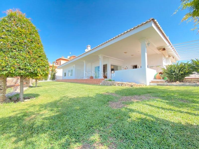 Foto 57b0daf4-414f-4b56-a72a-ea5833e249b7. Chalet with fireplace heating parking pool in Urbanización Santa Rosa Torrox